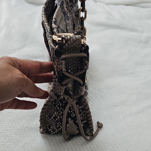 Stuart Weitzman Tan and Black Snake Print Shoulder Bag display picture 1